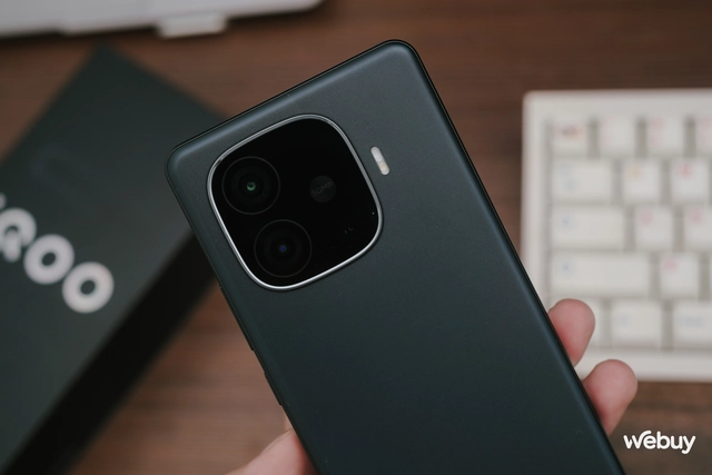 Smartphone này giá chỉ 4,9 triệu đồng: Màn hình OLED 144Hz, chip Snapdragon 7 Gen 3, camera 50MP, pin 6.000mAh- Ảnh 5. Smartphone này giá chỉ 4,9 triệu đồng: Màn hình OLED 144Hz, chip Snapdragon 7 Gen 3, camera 50MP, pin 6.000mAh- Ảnh 5.