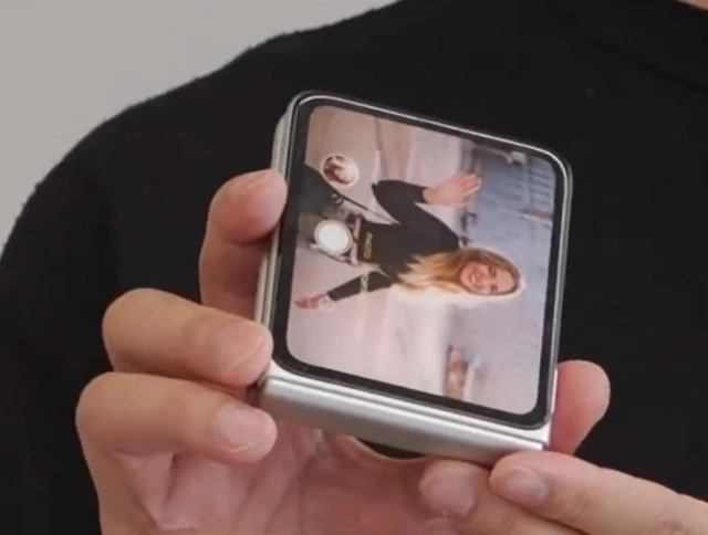 Tại sao tới giờ này Xiaomi mới chịu làm điện thoại gập dọc? Đích thân CEO Lôi Quân giải đáp- Ảnh 4. Tại sao tới giờ này Xiaomi mới chịu làm điện thoại gập dọc? Đích thân CEO Lôi Quân giải đáp- Ảnh 4.