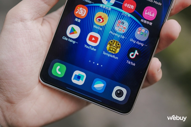 Trên tay điện thoại Snapdragon 8 Gen 3 giá chỉ hơn 10 triệu đồng: Mặt lưng kính, màn hình OLED 144Hz, sạc siêu nhanh 120W, có tiếng Việt sẵn- Ảnh 21. Trên tay điện thoại Snapdragon 8 Gen 3 giá chỉ hơn 10 triệu đồng: Mặt lưng kính, màn hình OLED 144Hz, sạc siêu nhanh 120W, có tiếng Việt sẵn- Ảnh 21.