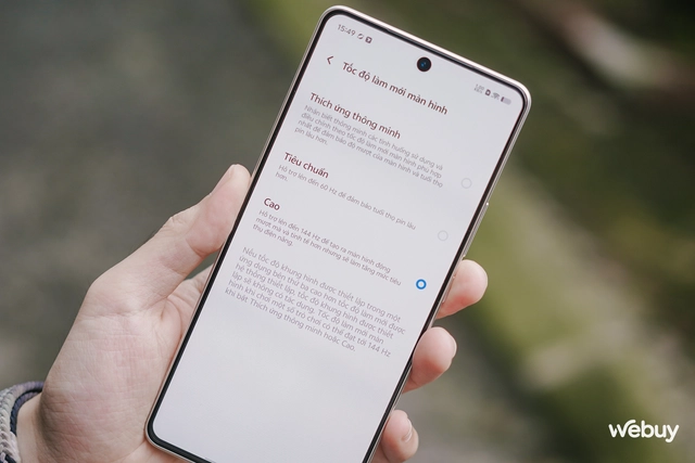 Trên tay điện thoại Snapdragon 8 Gen 3 giá chỉ hơn 10 triệu đồng: Mặt lưng kính, màn hình OLED 144Hz, sạc siêu nhanh 120W, có tiếng Việt sẵn- Ảnh 11. Trên tay điện thoại Snapdragon 8 Gen 3 giá chỉ hơn 10 triệu đồng: Mặt lưng kính, màn hình OLED 144Hz, sạc siêu nhanh 120W, có tiếng Việt sẵn- Ảnh 11.