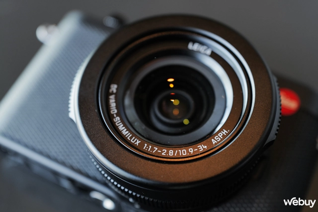 Trên tay Leica D-Lux 8: Máy ảnh compact cao cấp, nhìn giống Leica Q và giá bán tới gần 50 triệu Đồng- Ảnh 4. Trên tay Leica D-Lux 8: Máy ảnh compact cao cấp, nhìn giống Leica Q và giá bán tới gần 50 triệu Đồng- Ảnh 4.