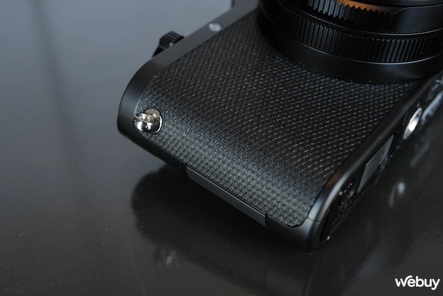 Trên tay Leica D-Lux 8: Máy ảnh compact cao cấp, nhìn giống Leica Q và giá bán tới gần 50 triệu Đồng- Ảnh 3. Trên tay Leica D-Lux 8: Máy ảnh compact cao cấp, nhìn giống Leica Q và giá bán tới gần 50 triệu Đồng- Ảnh 3.