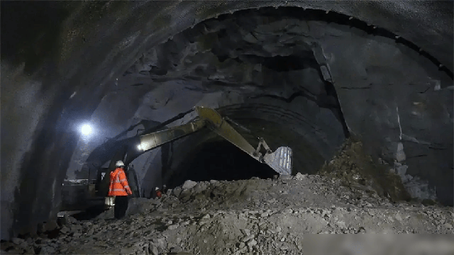 Tại sao hầu hết đường cao tốc ở Trung Quốc đều được xây dựng theo đường cong thay vì thẳng?- Ảnh 2. Tại sao hầu hết đường cao tốc ở Trung Quốc đều được xây dựng theo đường cong thay vì thẳng?- Ảnh 2.