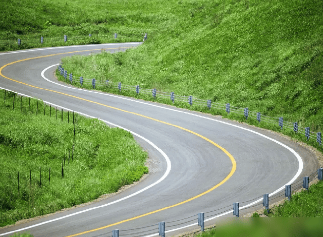 Tại sao hầu hết đường cao tốc ở Trung Quốc đều được xây dựng theo đường cong thay vì thẳng?- Ảnh 4. Tại sao hầu hết đường cao tốc ở Trung Quốc đều được xây dựng theo đường cong thay vì thẳng?- Ảnh 4.