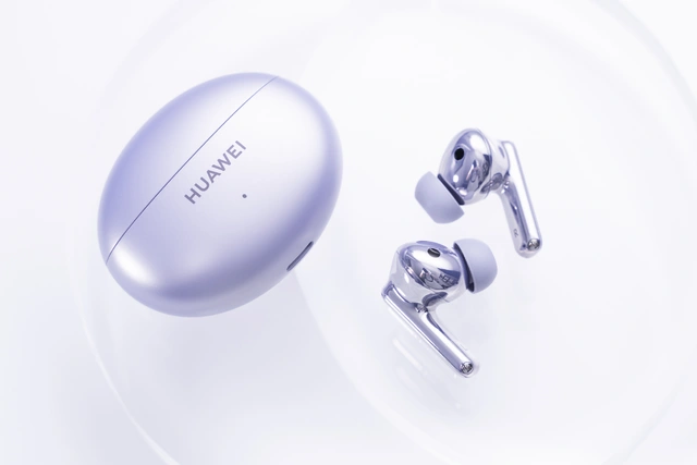 Huawei ra mắt tai nghe không dây giá rẻ: Chất âm ngon, có chống ồn thông minh cực xịn, pin 35 giờ- Ảnh 1. Huawei ra mắt tai nghe không dây giá rẻ: Chất âm ngon, có chống ồn thông minh cực xịn, pin 35 giờ- Ảnh 1.