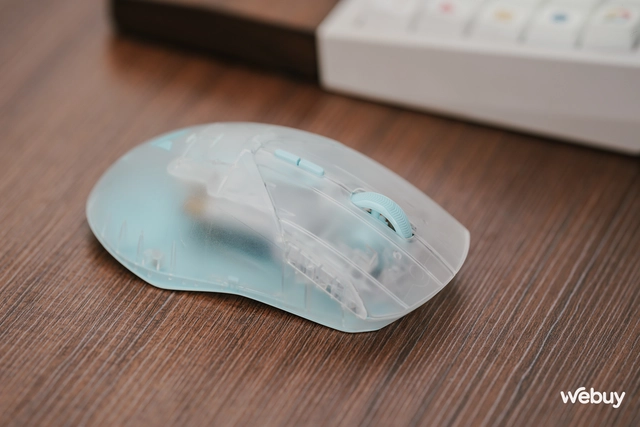 Trải nghiệm chuột chơi game Rapoo VT9 Air: Thiết kế siêu nhẹ, 2 chế độ kết nối, pin 160 giờ, dùng cảm biến PAW3398 xịn, giá chỉ 990.000 đồng- Ảnh 3. Trải nghiệm chuột chơi game Rapoo VT9 Air: Thiết kế siêu nhẹ, 2 chế độ kết nối, pin 160 giờ, dùng cảm biến PAW3398 xịn, giá chỉ 990.000 đồng- Ảnh 3.