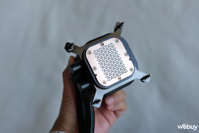 Đánh giá Corsair AIO iCUE LINK TITAN 360 RX RGB: Tản nhiệt khủng chuyên trị những chiếc CPU "nóng bỏng"- Ảnh 6. Đánh giá Corsair AIO iCUE LINK TITAN 360 RX RGB: Tản nhiệt khủng chuyên trị những chiếc CPU "nóng bỏng"- Ảnh 6.