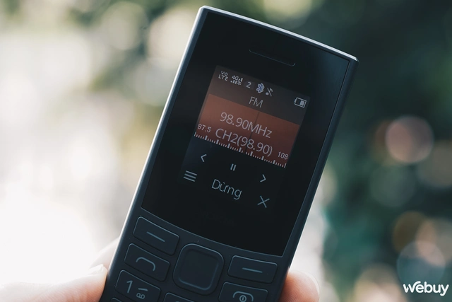 Trên tay Nokia 105 4G Pro - điện thoại Trên tay Nokia 105 4G Pro - điện thoại