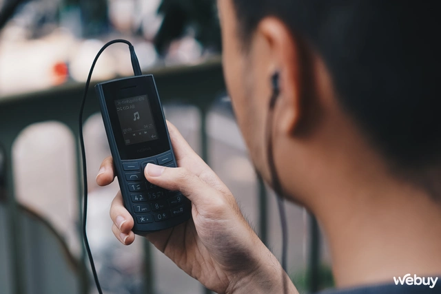 Trên tay Nokia 105 4G Pro - điện thoại Trên tay Nokia 105 4G Pro - điện thoại