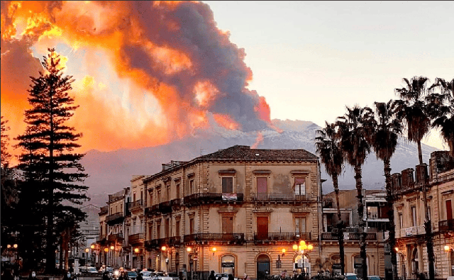 Thế giới sẽ ra sao sau khi ngọn núi lửa nguy hiểm nhất Trái Đất phun trào? - Ảnh 1. Thế giới sẽ ra sao sau khi ngọn núi lửa nguy hiểm nhất Trái Đất phun trào? - Ảnh 1.