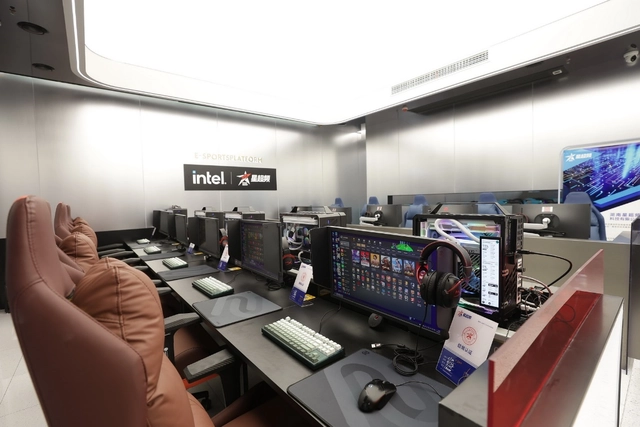 Đầu tư dàn máy Core i9-14900K tưởng ngon, quán net VIP khốn đốn vì máy "sập" liên tục- Ảnh 9. Đầu tư dàn máy Core i9-14900K tưởng ngon, quán net VIP khốn đốn vì máy "sập" liên tục- Ảnh 9.