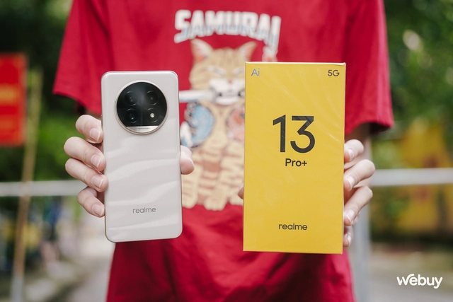 Smartphone này giá chỉ 6,9 triệu có thiết kế đẹp, camera 50MP chất lượng, pin 5.200mAh, chip Snapdragon 7s Gen 2- Ảnh 1. Smartphone này giá chỉ 6,9 triệu có thiết kế đẹp, camera 50MP chất lượng, pin 5.200mAh, chip Snapdragon 7s Gen 2- Ảnh 1.