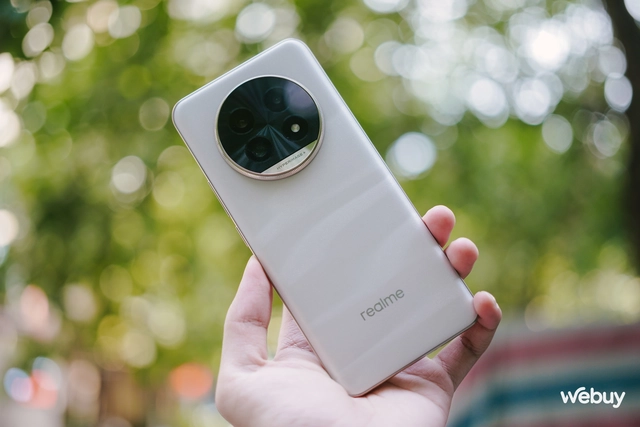 Smartphone này giá chỉ 6,9 triệu có thiết kế đẹp, camera 50MP chất lượng, pin 5.200mAh, chip Snapdragon 7s Gen 2- Ảnh 3. Smartphone này giá chỉ 6,9 triệu có thiết kế đẹp, camera 50MP chất lượng, pin 5.200mAh, chip Snapdragon 7s Gen 2- Ảnh 3.