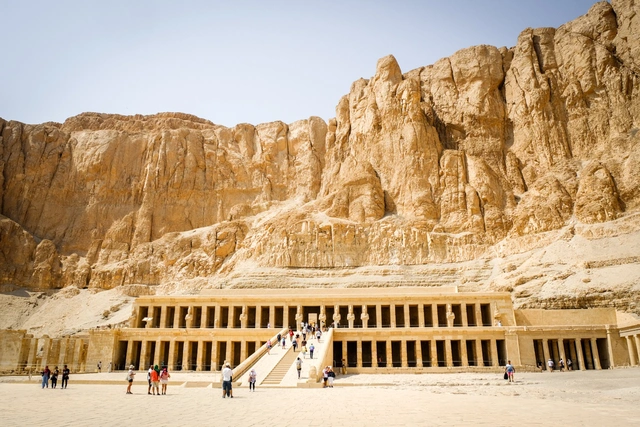 Hatshepsut, nữ pharaoh quyền lực nhất Ai Cập cổ đại là ai?- Ảnh 3. Hatshepsut, nữ pharaoh quyền lực nhất Ai Cập cổ đại là ai?- Ảnh 3.