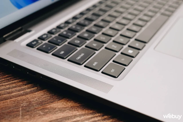 Từng một thời hơn 60 triệu đồng, mẫu laptop Dell này nay chỉ còn 12 triệu đồng: Thiết kế đẳng cấp, màn hình 15 inch mà chỉ 1.5Kg- Ảnh 7. Từng một thời hơn 60 triệu đồng, mẫu laptop Dell này nay chỉ còn 12 triệu đồng: Thiết kế đẳng cấp, màn hình 15 inch mà chỉ 1.5Kg- Ảnh 7.