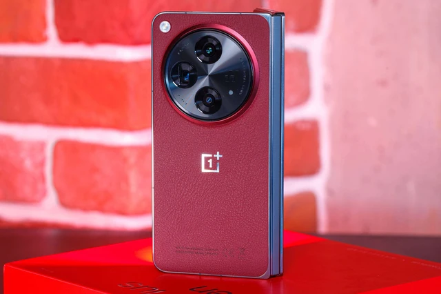 OnePlus ra mắt điện thoại gập phiên bản đặc biệt dành cho người dùng VIP, giá đắt hơn Galaxy Z Fold6- Ảnh 5. OnePlus ra mắt điện thoại gập phiên bản đặc biệt dành cho người dùng VIP, giá đắt hơn Galaxy Z Fold6- Ảnh 5.