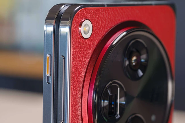 OnePlus ra mắt điện thoại gập phiên bản đặc biệt dành cho người dùng VIP, giá đắt hơn Galaxy Z Fold6- Ảnh 2. OnePlus ra mắt điện thoại gập phiên bản đặc biệt dành cho người dùng VIP, giá đắt hơn Galaxy Z Fold6- Ảnh 2.