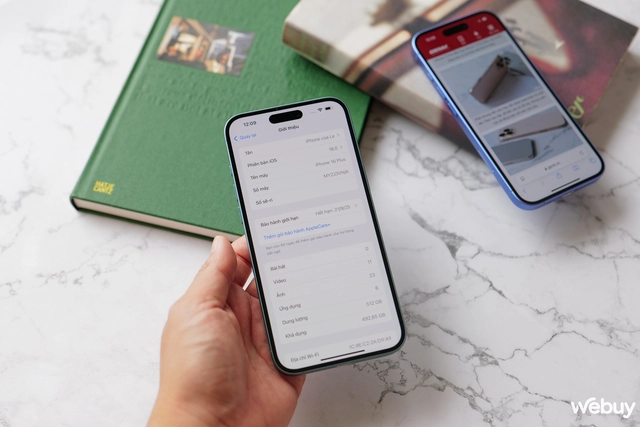 Trên tay iPhone 16 và iPhone 16 Plus chính hãng VN/A: Đây mới là chiếc iPhone đáng mua của năm nay, nhiều nâng cấp, có màu "Xanh Mòng Két" mới siêu đẹp- Ảnh 21. Trên tay iPhone 16 và iPhone 16 Plus chính hãng VN/A: Đây mới là chiếc iPhone đáng mua của năm nay, nhiều nâng cấp, có màu "Xanh Mòng Két" mới siêu đẹp- Ảnh 21.