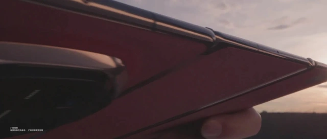 Đây là Huawei Mate XT - điện thoại gập ba đầu tiên trên thế giới- Ảnh 1. Đây là Huawei Mate XT - điện thoại gập ba đầu tiên trên thế giới- Ảnh 1.