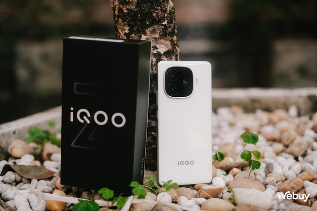 Smartphone này giá chỉ hơn 6 triệu đồng: Màn hình 144Hz, chip Snapdragon 8s Gen 3 cực mạnh, pin 6.000mAh, có sẵn tiếng Việt- Ảnh 1. Smartphone này giá chỉ hơn 6 triệu đồng: Màn hình 144Hz, chip Snapdragon 8s Gen 3 cực mạnh, pin 6.000mAh, có sẵn tiếng Việt- Ảnh 1.