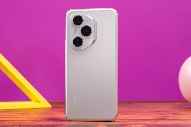 Lộ diện điện thoại mới của Honor: Thiết kế đẹp, chip Snapdragon flagship nhưng là đời cũ, camera 200 "chấm"- Ảnh 1. Lộ diện điện thoại mới của Honor: Thiết kế đẹp, chip Snapdragon flagship nhưng là đời cũ, camera 200 "chấm"- Ảnh 1.