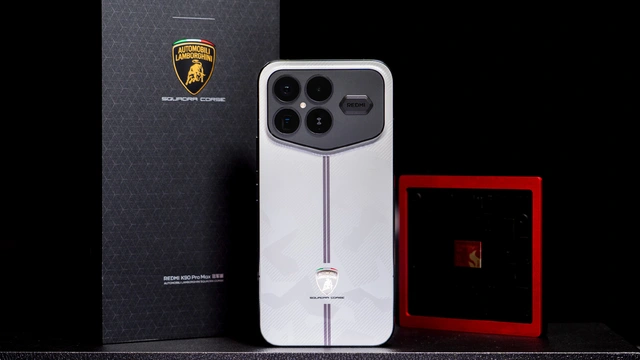 Ảnh thực tế điện thoại Lamborghini "Pro Max" của Xiaomi vừa ra mắt- Ảnh 2. Ảnh thực tế điện thoại Lamborghini "Pro Max" của Xiaomi vừa ra mắt- Ảnh 2.