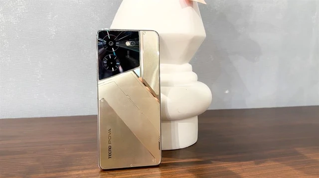 Dưới 10 triệu vẫn mua được 4 chiếc điện thoại visual sang chảnh "hết nước chấm", pin trâu miễn bàn- Ảnh 4. Dưới 10 triệu vẫn mua được 4 chiếc điện thoại visual sang chảnh "hết nước chấm", pin trâu miễn bàn- Ảnh 4.