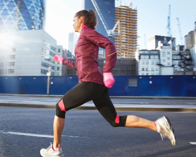 Nghiên cứu cho thấy nam giới cần tập thể dục gấp đôi phụ nữ để giảm nguy cơ mắc bệnh tim - Ảnh 1.