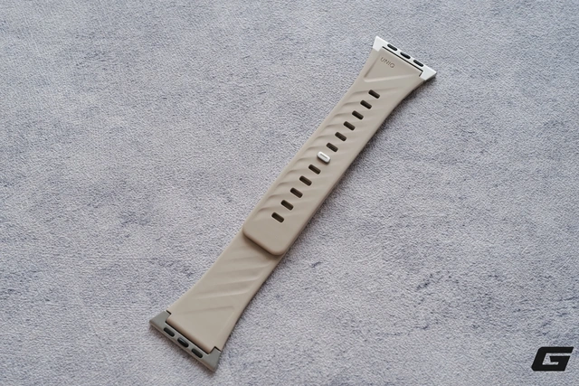 Dùng thử bộ dây đeo Apple Watch từ nhà UNIQ và Skinarma: Ba phong cách, ba trải nghiệm khác nhau - Ảnh 2.