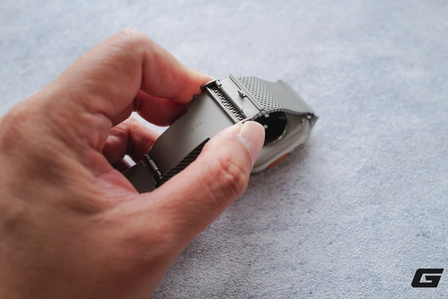 Dùng thử bộ dây đeo Apple Watch từ nhà UNIQ và Skinarma: Ba phong cách, ba trải nghiệm khác nhau - Ảnh 14.