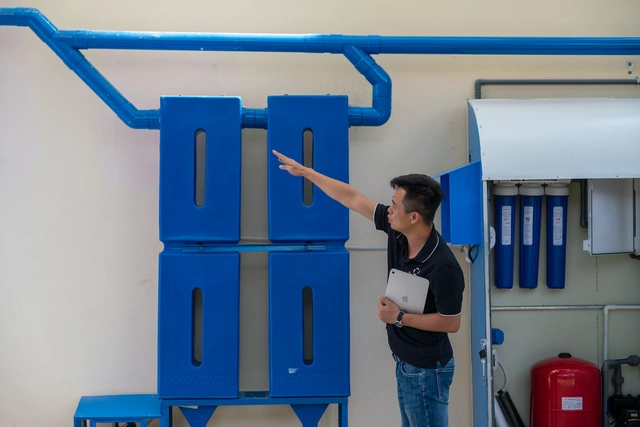 Apple hỗ trợ triển khai hệ thống nước sạch IoT đầu tiên cho trường học miền Tây - Ảnh 2.