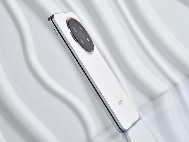 Cận cảnh OPPO Find N5: Smartphone gập mỏng nhẹ nhất thế giới nhưng vẫn có pin khủng, hiệu năng cực mạnh với chip Snapdragon 8 Elite, sắp bán chính hãng- Ảnh 6. Cận cảnh OPPO Find N5: Smartphone gập mỏng nhẹ nhất thế giới nhưng vẫn có pin khủng, hiệu năng cực mạnh với chip Snapdragon 8 Elite, sắp bán chính hãng- Ảnh 6.