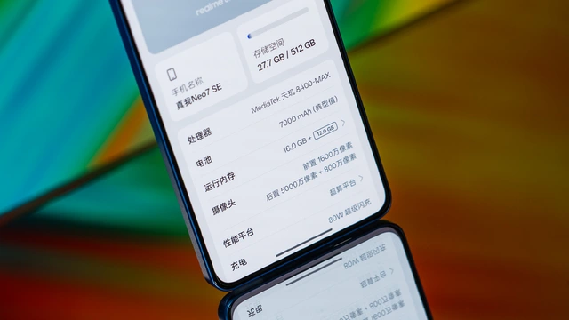 Cận cảnh điện thoại giá chỉ hơn 5 triệu của realme: Chip Dimensity 8400-MAX AnTuTu gần 2 triệu điểm, pin khủng 7.000mAh kèm camera 50MP- Ảnh 10. Cận cảnh điện thoại giá chỉ hơn 5 triệu của realme: Chip Dimensity 8400-MAX AnTuTu gần 2 triệu điểm, pin khủng 7.000mAh kèm camera 50MP- Ảnh 10.