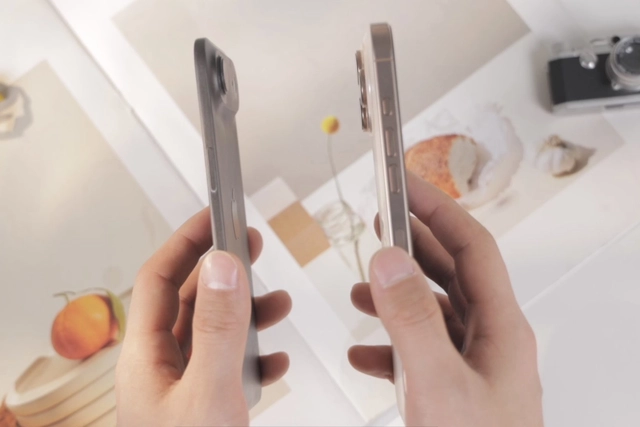 iPhone 17 Air lộ diện với độ mỏng ấn tượng, so kè cùng iPhone 16 Pro Max- Ảnh 2. iPhone 17 Air lộ diện với độ mỏng ấn tượng, so kè cùng iPhone 16 Pro Max- Ảnh 2.