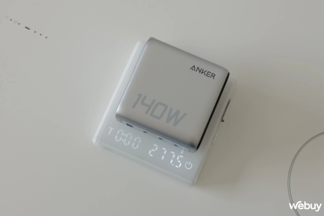 Trải nghiệm củ sạc có cả... màn hình: Thiết kế đẹp, công suất 140W, sạc đồng thời 4 thiết bị- Ảnh 9. Trải nghiệm củ sạc có cả... màn hình: Thiết kế đẹp, công suất 140W, sạc đồng thời 4 thiết bị- Ảnh 9.