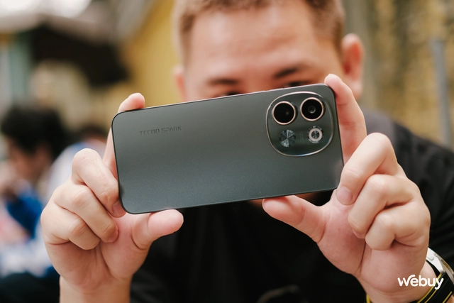 Trên tay điện thoại 5G giá rẻ ai cũng mua được: Thiết kế đẹp, màn hình 120Hz, camera 108MP kèm pin 5.000mAh, giá chính hãng chỉ hơn 3 triệu đồng- Ảnh 11. Trên tay điện thoại 5G giá rẻ ai cũng mua được: Thiết kế đẹp, màn hình 120Hz, camera 108MP kèm pin 5.000mAh, giá chính hãng chỉ hơn 3 triệu đồng- Ảnh 11.