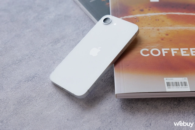 Mở hộp iPhone 16e chính hãng VN/A và những điều bất ngờ: Có lẽ chỉ Apple mới dám làm điều này!- Ảnh 22. Mở hộp iPhone 16e chính hãng VN/A và những điều bất ngờ: Có lẽ chỉ Apple mới dám làm điều này!- Ảnh 22.