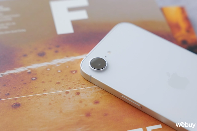 Mở hộp iPhone 16e chính hãng VN/A và những điều bất ngờ: Có lẽ chỉ Apple mới dám làm điều này!- Ảnh 15. Mở hộp iPhone 16e chính hãng VN/A và những điều bất ngờ: Có lẽ chỉ Apple mới dám làm điều này!- Ảnh 15.