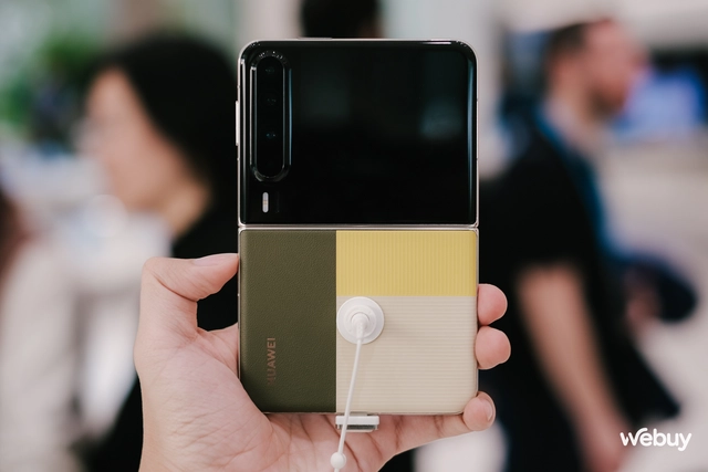 Trên tay smartphone gập độc dị nhất thế giới chỉ Huawei làm được: Thiết kế như máy đọc sách, chụp ảnh cực đẹp, giá như được mang về bán chính hãng!- Ảnh 3. Trên tay smartphone gập độc dị nhất thế giới chỉ Huawei làm được: Thiết kế như máy đọc sách, chụp ảnh cực đẹp, giá như được mang về bán chính hãng!- Ảnh 3.