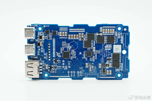 Đây là pin dự phòng nhỏ nhất, xịn nhất của Xiaomi: Dung lượng chỉ 10.000mAh thôi nhưng sạc được cả MacBook, tích hợp cả màn hình, móc khóa- Ảnh 19. Đây là pin dự phòng nhỏ nhất, xịn nhất của Xiaomi: Dung lượng chỉ 10.000mAh thôi nhưng sạc được cả MacBook, tích hợp cả màn hình, móc khóa- Ảnh 19.