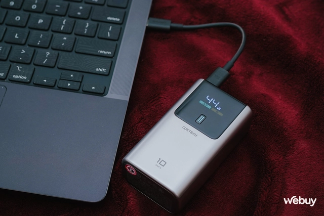 Đây là pin dự phòng nhỏ nhất, xịn nhất của Xiaomi: Dung lượng chỉ 10.000mAh thôi nhưng sạc được cả MacBook, tích hợp cả màn hình, móc khóa- Ảnh 16. Đây là pin dự phòng nhỏ nhất, xịn nhất của Xiaomi: Dung lượng chỉ 10.000mAh thôi nhưng sạc được cả MacBook, tích hợp cả màn hình, móc khóa- Ảnh 16.