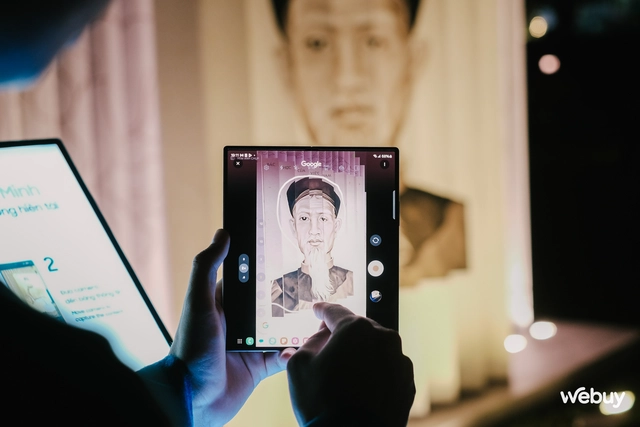 Tưởng chỉ là tour trải nghiệm, ai ngờ Galaxy AI khiến Gen Z nghiêm túc trở lại với Văn Miếu- Ảnh 2. Tưởng chỉ là tour trải nghiệm, ai ngờ Galaxy AI khiến Gen Z nghiêm túc trở lại với Văn Miếu- Ảnh 2.