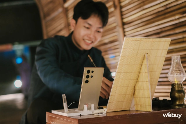 Tưởng chỉ là tour trải nghiệm, ai ngờ Galaxy AI khiến Gen Z nghiêm túc trở lại với Văn Miếu- Ảnh 7. Tưởng chỉ là tour trải nghiệm, ai ngờ Galaxy AI khiến Gen Z nghiêm túc trở lại với Văn Miếu- Ảnh 7.