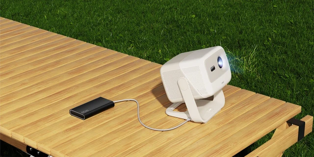 Ra mắt máy chiếu JMGO N1S Nano: Nhỏ như loa Bluetooth, chiếu phim to 180 inch, dùng pin dự phòng cũng xem được- Ảnh 2. Ra mắt máy chiếu JMGO N1S Nano: Nhỏ như loa Bluetooth, chiếu phim to 180 inch, dùng pin dự phòng cũng xem được- Ảnh 2.