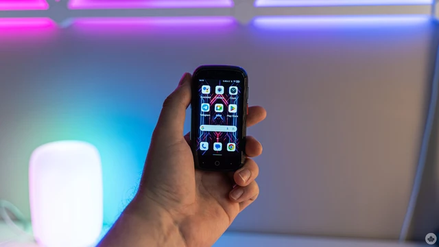 Điện thoại m&agrave;n h&igrave;nh chỉ 3 inch, pin 2000mAh, chạy Android 13, camera đơn, gi&aacute; hơn 6 triệu vẫn c&oacute; người mua- Ảnh 4.