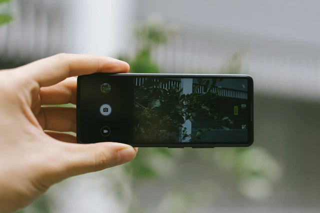 Năm ngo&aacute;i Xiaomi ra mắt điện thoại m&agrave;n 5 inch, cấu h&igrave;nh yếu, kh&ocirc;ng camera trước nhưng vẫn b&aacute;n được, ở Việt Nam gi&aacute; chỉ 2,7 triệu- Ảnh 6.