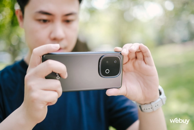 Trên tay điện thoại pin 7.620mAh, chip Dimensity 8400, camera 50MP, giá rẻ hơn Xiaomi- Ảnh 4. Trên tay điện thoại pin 7.620mAh, chip Dimensity 8400, camera 50MP, giá rẻ hơn Xiaomi- Ảnh 4.