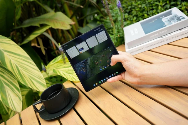 Trên tay vivo X Fold5: smartphone gập vừa mỏng, vừa mạnh, pin trâu lại còn dùng được với Apple Watch và AirPods- Ảnh 10. Trên tay vivo X Fold5: smartphone gập vừa mỏng, vừa mạnh, pin trâu lại còn dùng được với Apple Watch và AirPods- Ảnh 10.