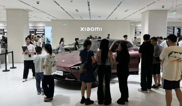 Người Trung Quốc "phát cuồng" với SUV điện mới của Xiaomi, đặt mua hơn 300.000 xe chỉ sau 72 giờ- Ảnh 2. Người Trung Quốc "phát cuồng" với SUV điện mới của Xiaomi, đặt mua hơn 300.000 xe chỉ sau 72 giờ- Ảnh 2.
