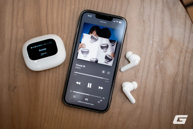 Tai nghe Ugreen EchoBuds Magic: Màn hình cảm ứng trên hộp sạc, chống ồn ngon, pin tốt, nhiều tính năng giá sale khoảng 700.000đ- Ảnh 11. Tai nghe Ugreen EchoBuds Magic: Màn hình cảm ứng trên hộp sạc, chống ồn ngon, pin tốt, nhiều tính năng giá sale khoảng 700.000đ- Ảnh 11.